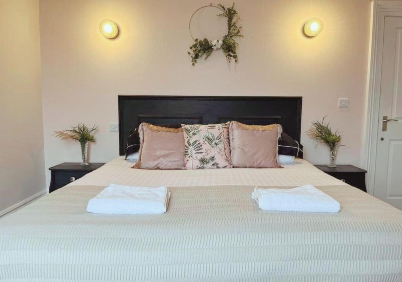 3 Sheets To The Wind, Boutique Holiday Apartment In توركواي المظهر الخارجي الصورة